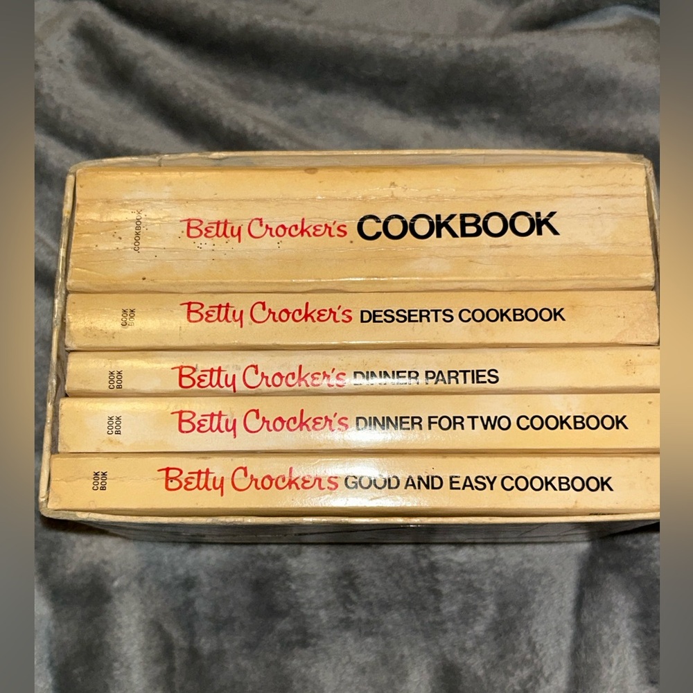 Cooking With Betty Crocker Boxed 5 Volume Set 1976 Special Edition